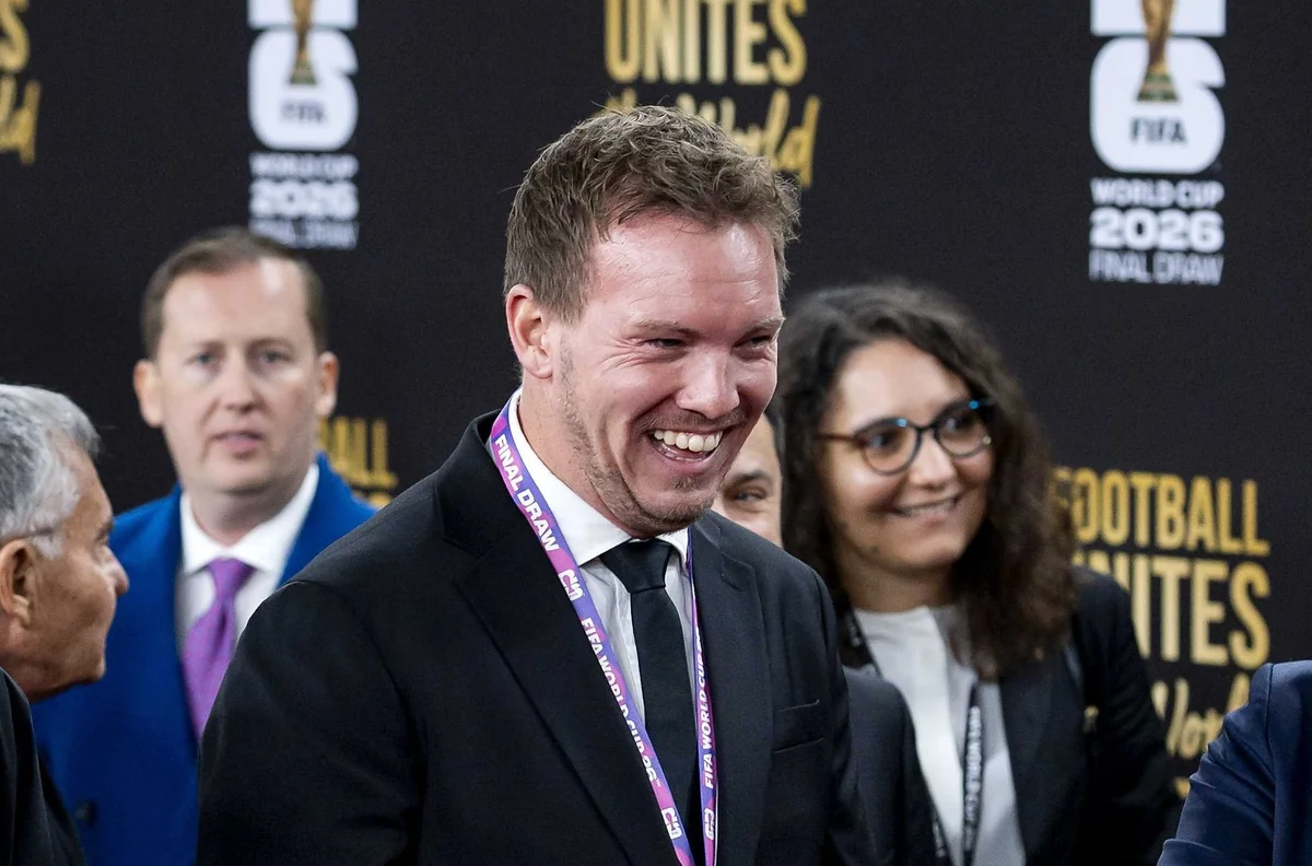 Bundestrainer Julian Nagelsmann beobachtet seine Spieler genau. (Archivbild)